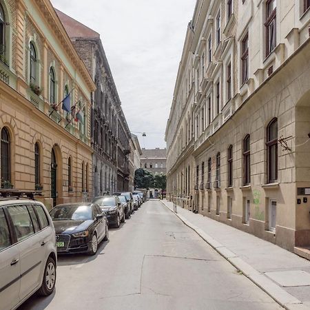 Two-Bedroom Apartment Next To Music Academy Budapest Exterior photo
