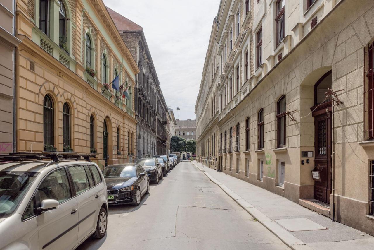 Two-Bedroom Apartment Next To Music Academy Budapest Exterior photo