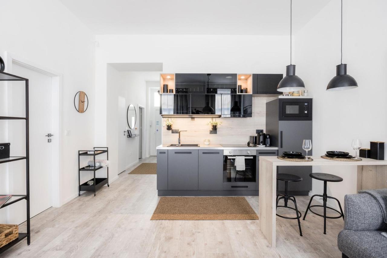 Two-Bedroom Apartment Next To Music Academy Budapest Exterior photo