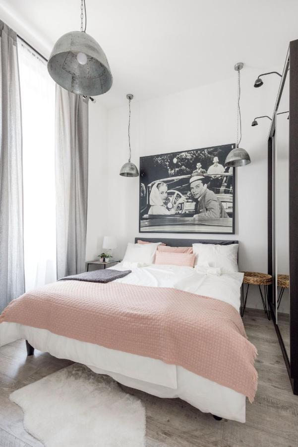 Two-Bedroom Apartment Next To Music Academy Budapest Exterior photo