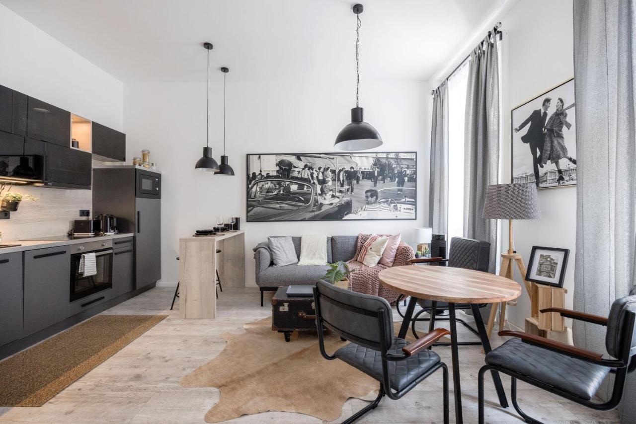 Two-Bedroom Apartment Next To Music Academy Budapest Exterior photo